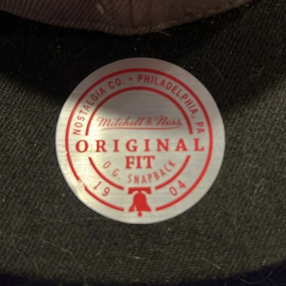 New Mitchel&Ness ball cap - Picture 2 of 5